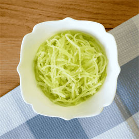 Салат из редьки с яблоками и сметаной 1064073