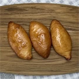 Мини-пирожок с брусникой 1001629