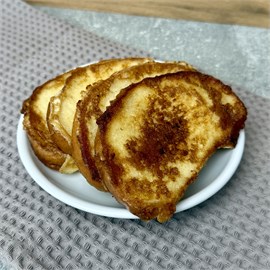 Пшеничные гренки в омлете 1001098