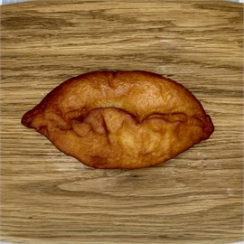 Пирожок с брусникой жареный 1001431