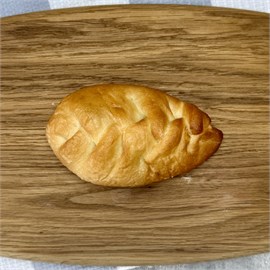 Пирожок с зелёным луком и яйцом 1001452