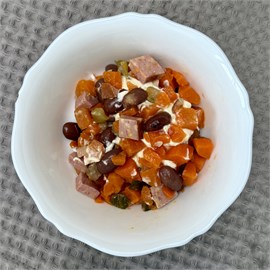 Салат с фасолью и сервелатом 1258902