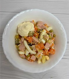 Салат Оливье с колбасой 1001716