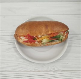 Хот-дог с луком, огурцом и болгарским  перцем 1067968