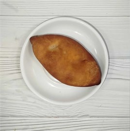 Пирожок с брусникой жареный 1001431