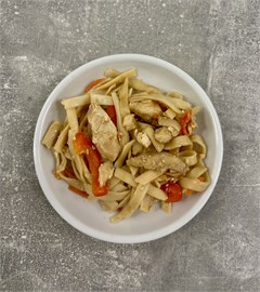 Удон с курицей и овощами 1066156