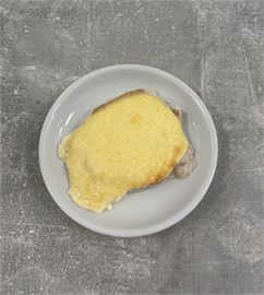 Свинина запечённая с помидором под сыром 1015222