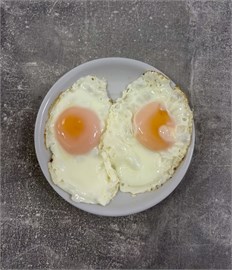 Яичница из двух яиц 1000988