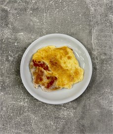 Свинина с беконом и помидорами под сырной шапкой 1130478