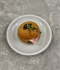 Пампушка с салом 1001444