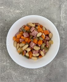 Салат с фасолью и сервелатом 1258902